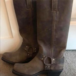 NEVER WORN WOMENS FRYE BOOTS